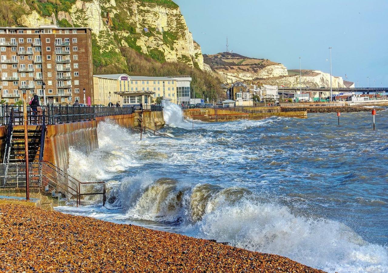 Number One Guesthouse Dover Exterior foto